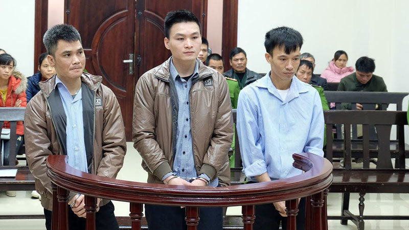 Hà Nội: Nhóm côn đồ đánh cán bộ công an tử vong