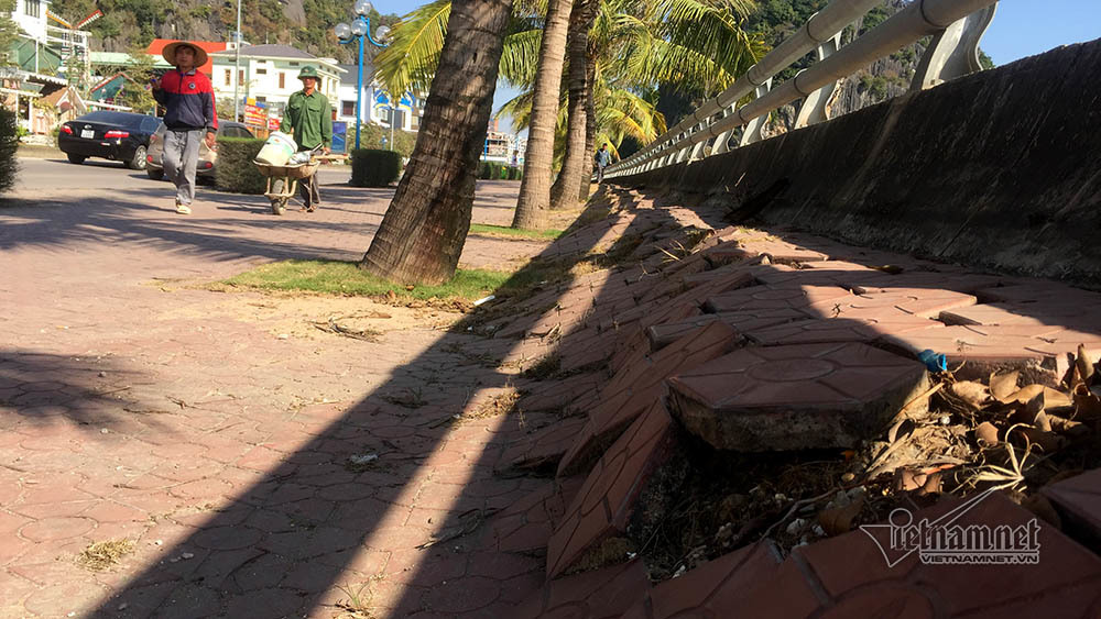 Vỉa hè đường đẹp nhất Hạ Long sụt lún nham nhở