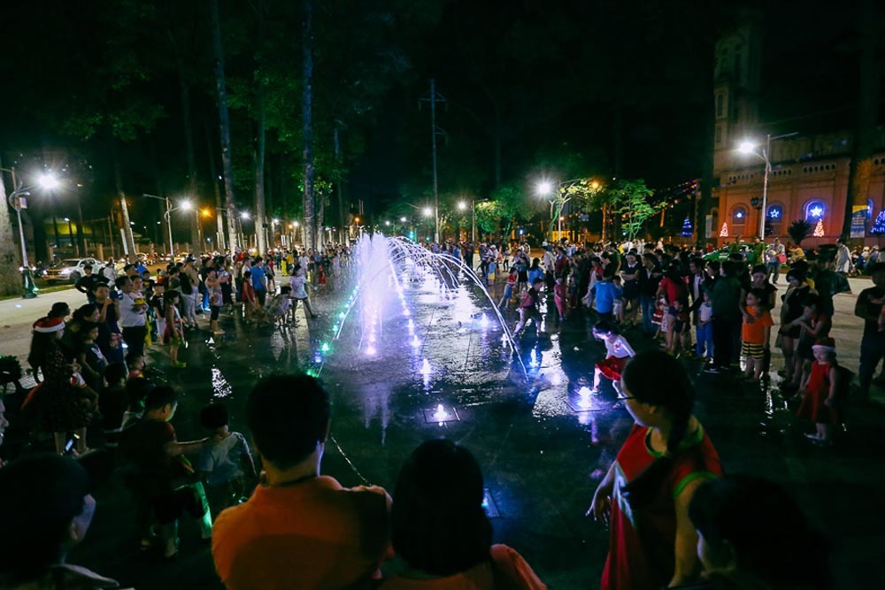 TP.HCM: Công viên hóa quảng trường nhạc nước thu hút người dân