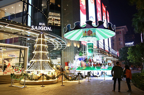 Vòng xoay Giáng sinh độc đáo ngày Noel