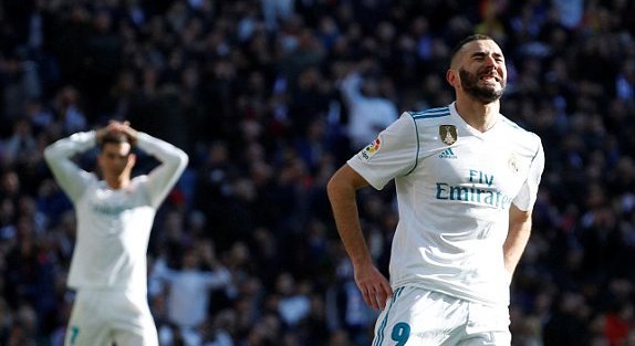 Real Madrid 0-0 Barcelona: Benzema phút 42