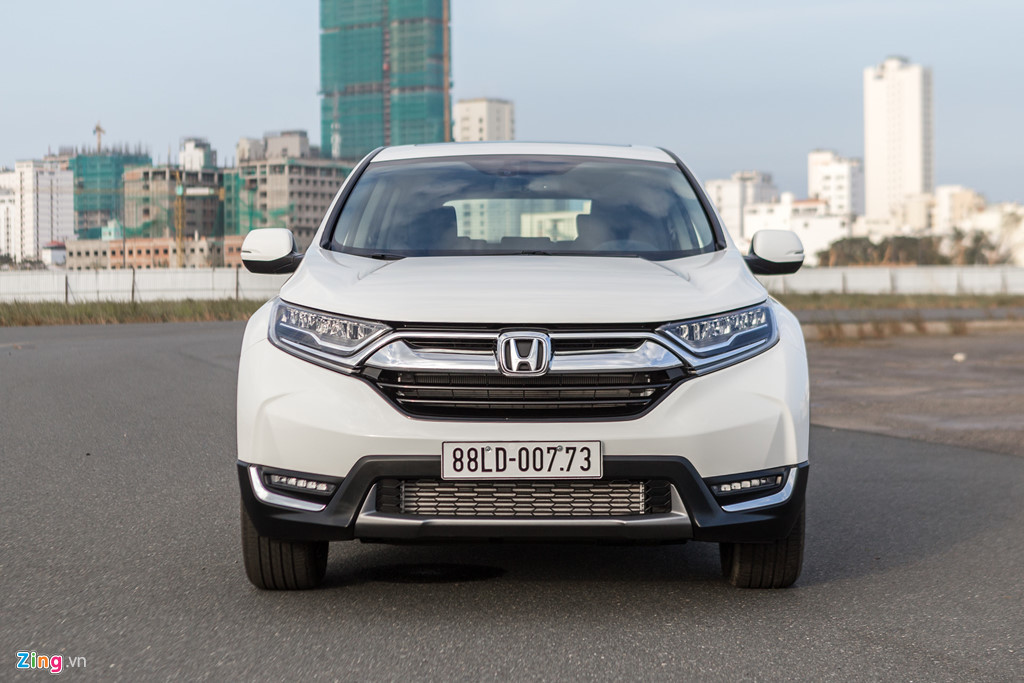 Tiết kiệm 20 năm để mua 1 chiếc Camry: Làm gì có chuyện ô tô rẻ