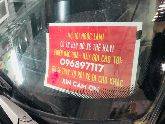 Không nói nhiều, chủ nhà quyết hắt nước, dán băng vệ sinh... 'dằn mặt' ô tô đỗ sai chỗ