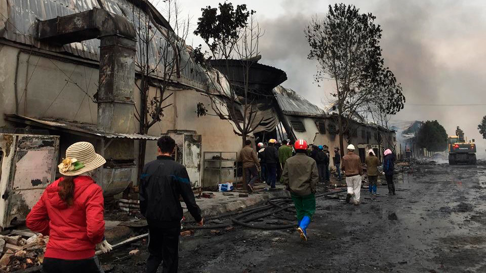 Cháy lớn nhà máy bánh kẹo: Tìm thấy 1 thi thể