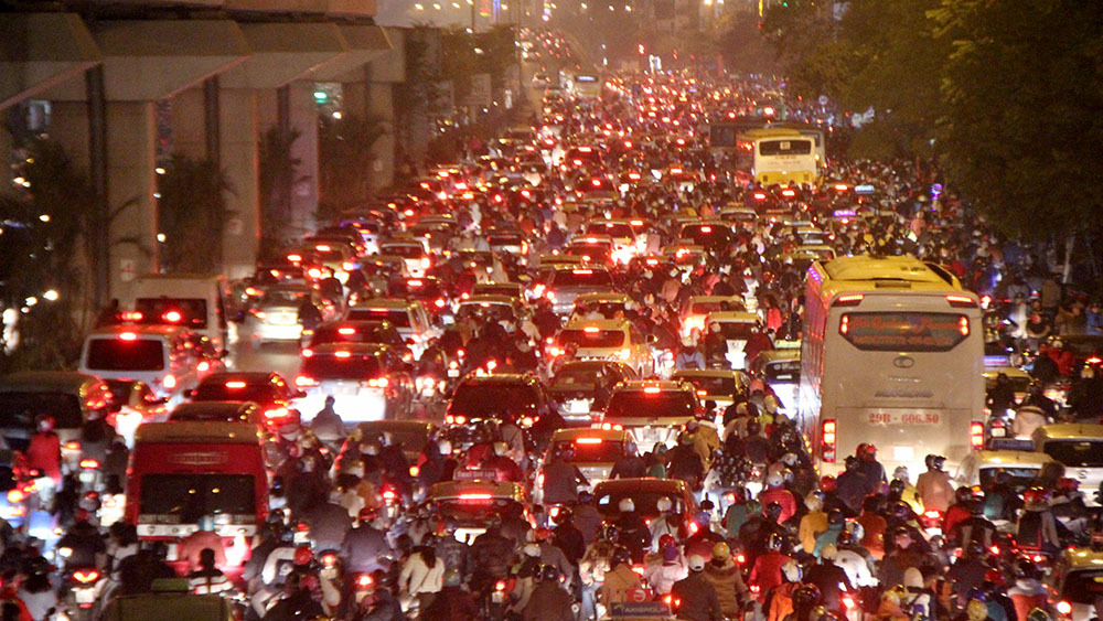 Xe cấp cứu nhúc nhích trong đêm Noel