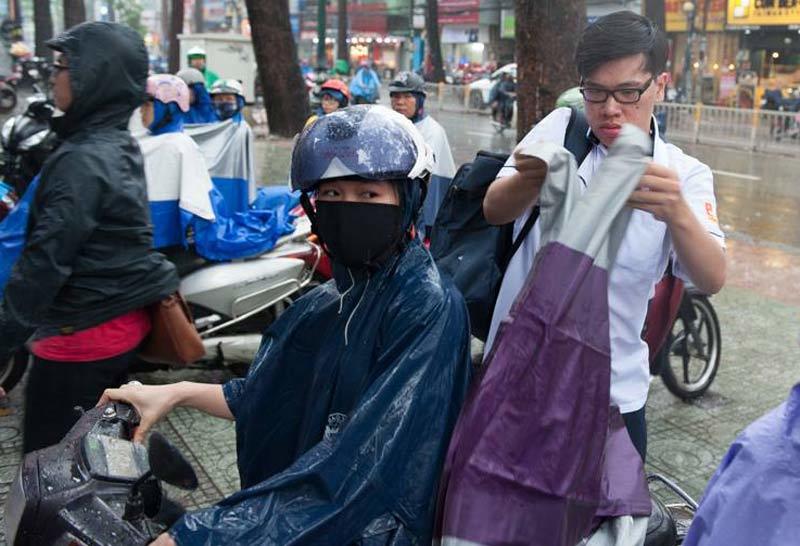 Toàn bộ học sinh, sinh viên TP.HCM nghỉ học tránh bão Tembin từ sáng nay