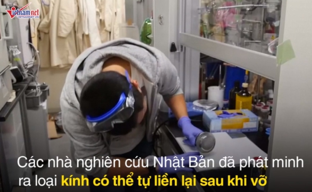Loại kính tự liền sau khi vỡ gây sửng sốt thế giới