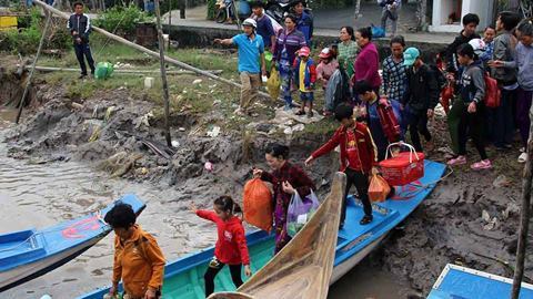 Bão Tembin yếu thành áp thấp, mưa to khắp Trung, Nam Bộ