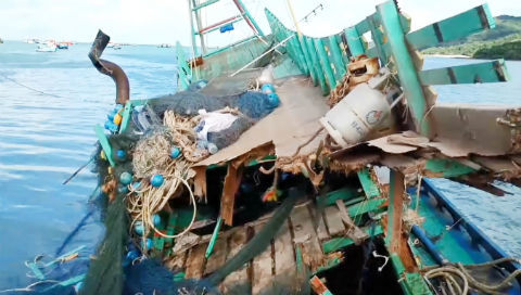 11 tàu cá trú bão ở Côn Đảo bị sóng đánh vỡ
