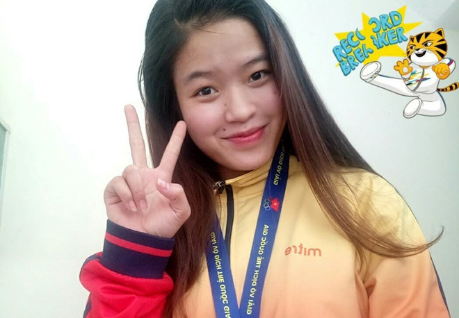 Tên cướp 'số nhọ' gặp phải cô gái đai đen taekwondo tại bến xe bus