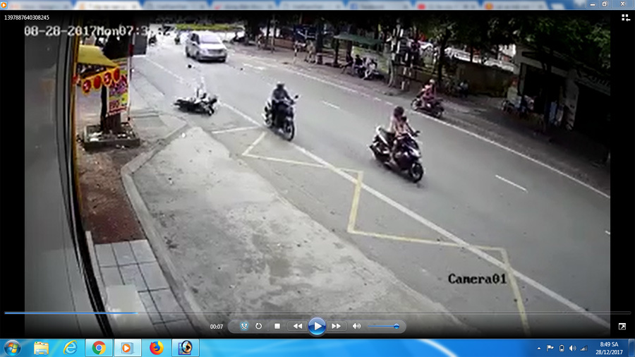 7 clip tai nạn giao thông bi hài nhất năm 2017 khiến dân mạng 'dở khóc dở cười'