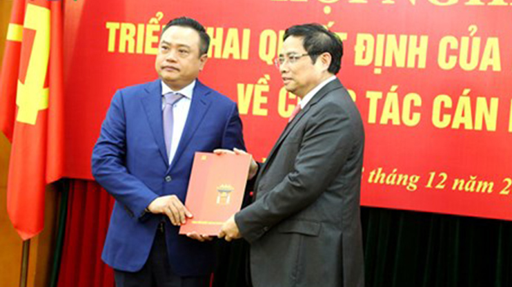 Triển khai quyết định của Bộ Chính trị về công tác cán bộ