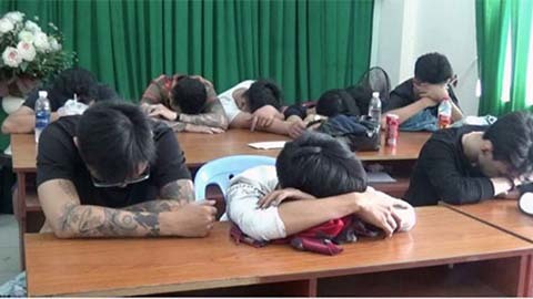 Đồng loạt kiểm tra nhiều tụ điểm ăn chơi ở Sài Gòn