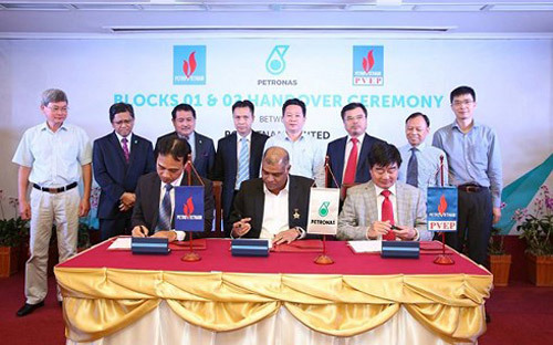 Petrovietnam tiếp nhận Tài sản và Hoạt động dầu khí các Lô 01&02