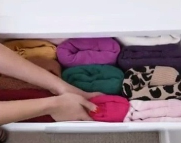 Mẹo gấp đồ siêu nhanh giúp tủ quần áo luôn rộng rãi
