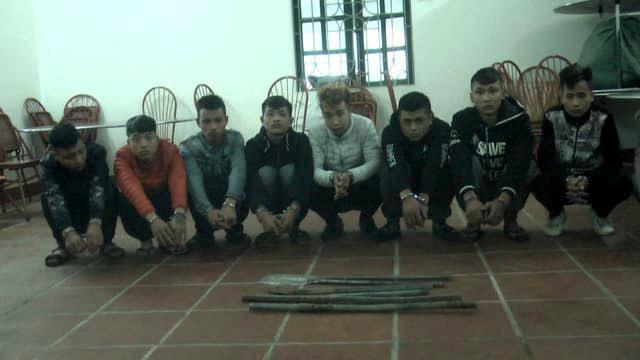 Nhóm thanh niên vác dao chặn xe, 'xin tiền' trên cao tốc khai gì?