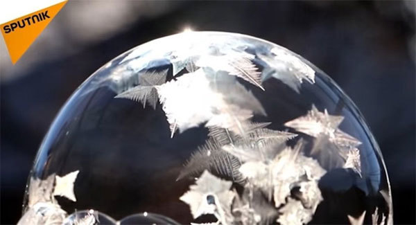 Điều kỳ diệu với bong bóng xà phòng ở -35 độ C