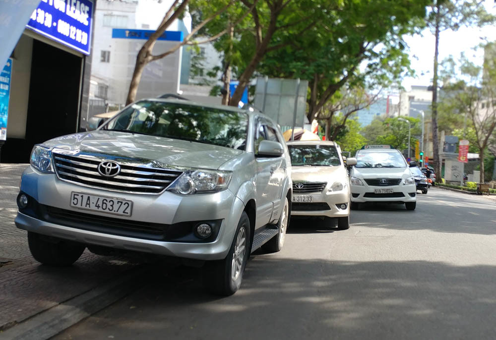 Sài Gòn ngày cuối năm như chưa có chiến dịch dẹp vỉa hè