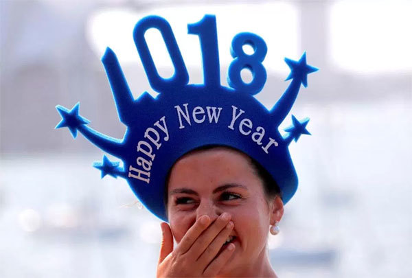 Người dân khắp thế giới hào hứng đón 2018