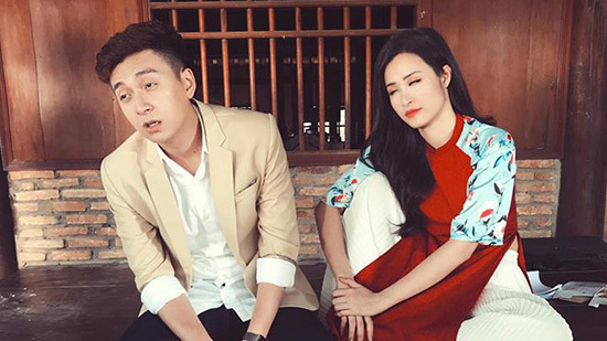 Chết cười với cách Đông Nhi và Ngô Kiến Huy tạm biệt năm cũ