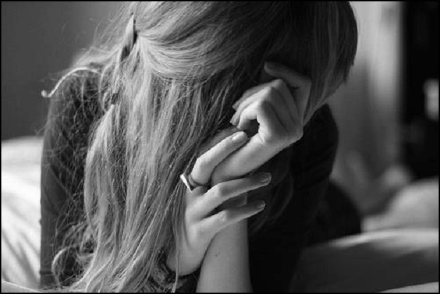 Nhờ bà nội ra trông cháu, chồng tôi nhất quyết 'phải trả tiền công cho bà'