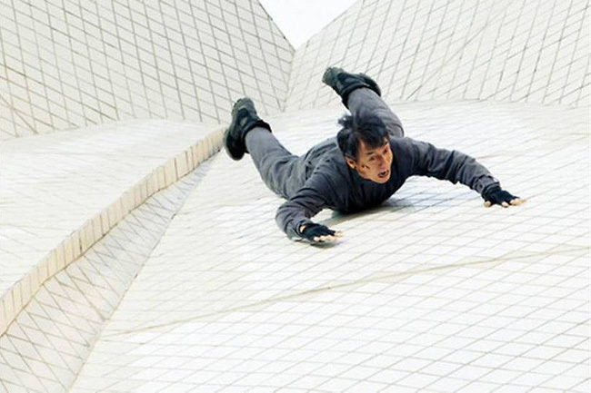 Thành Long có thể phải ngồi xe lăn trong suốt phần đời còn lại