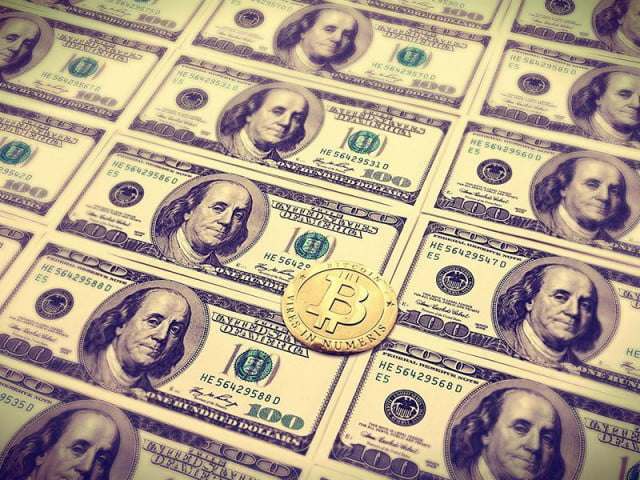 Trả 1 triệu USD tiền chuộc bitcoin đổi lấy tự do