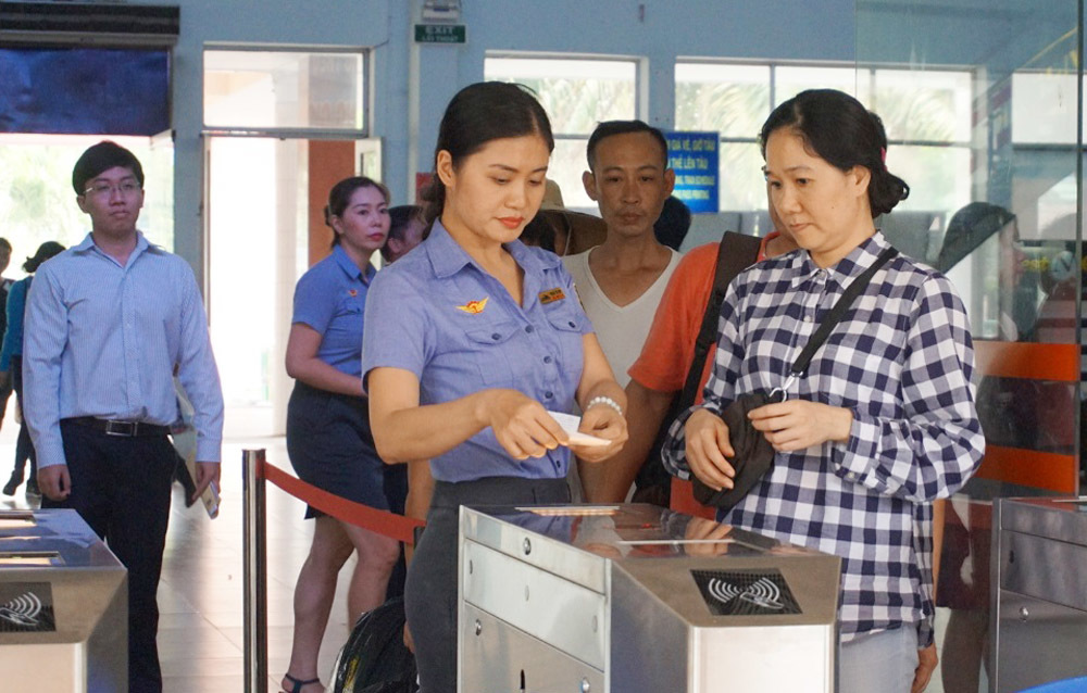 Cổng soát vé tự động ngành đường sắt lộ nhiều hạn chế