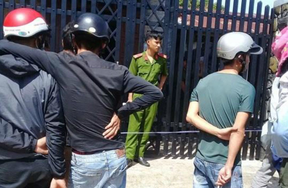 Nghi án chồng chém chết vợ rồi treo cổ tự vẫn