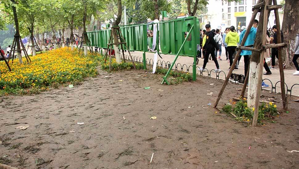 Từ 'thảm họa' ở hồ Gươm đêm giao thừa, mơ 'Quảng trường sông Hồng'