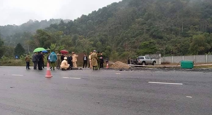 Xế hộp mất lái đâm 5 công nhân tử vong ở Hà Giang