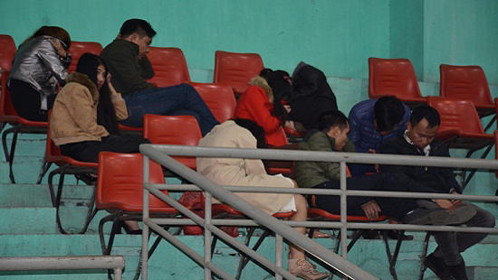 Đột kích quán karaoke 'hốt' gần 70 dân chơi đang phê thuốc