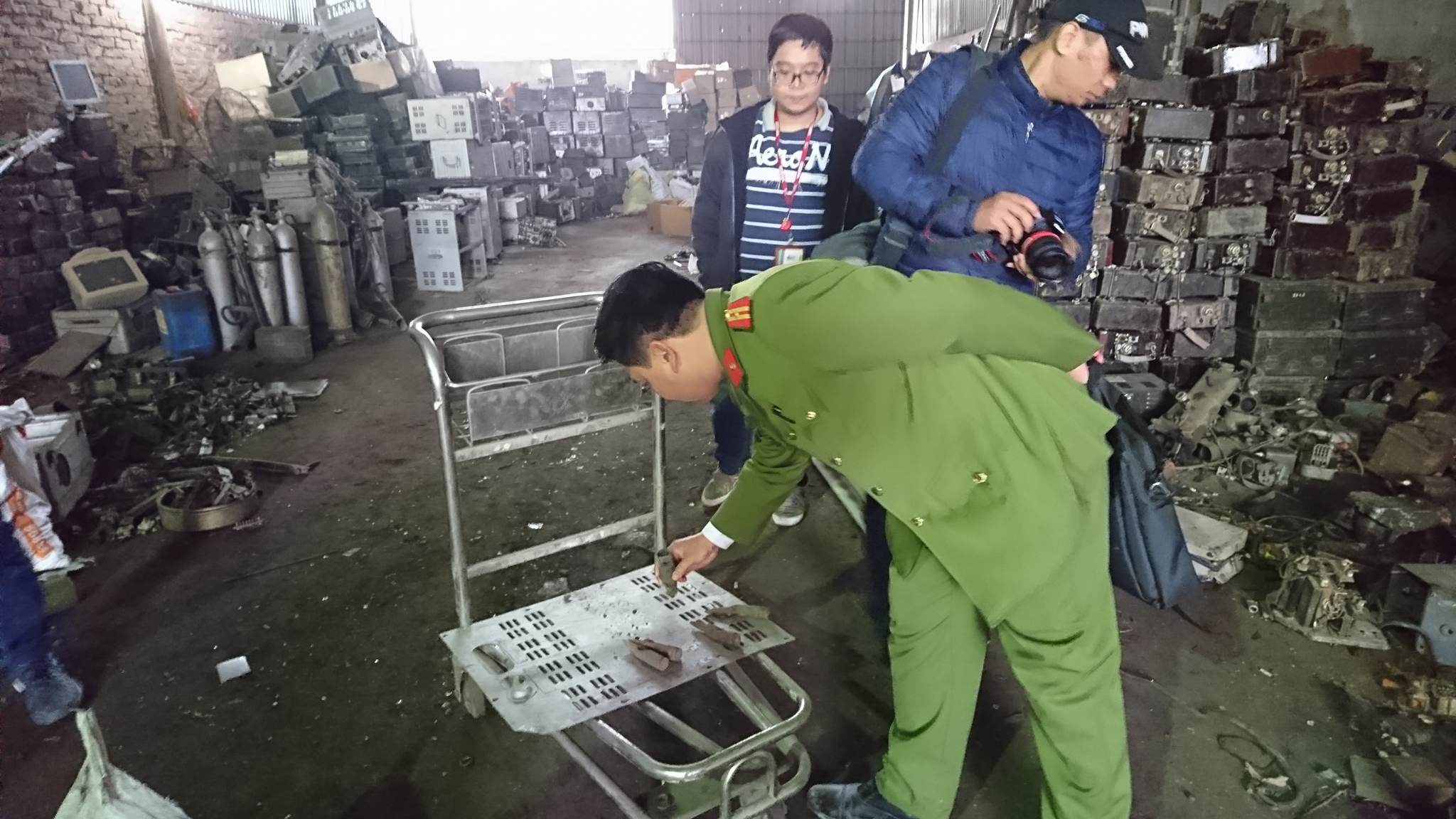 Nổ ở Bắc Ninh: Phát hoảng khi còn kho phế liệu 'lạ' trong làng