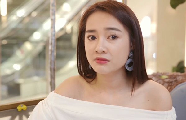 Nhã Phương ám chỉ trục trặc tình cảm với Trường Giang?