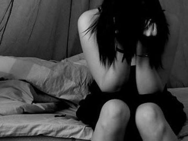 Việt kiều hiếp dâm bạn gái lúc say rồi đến công an đầu thú