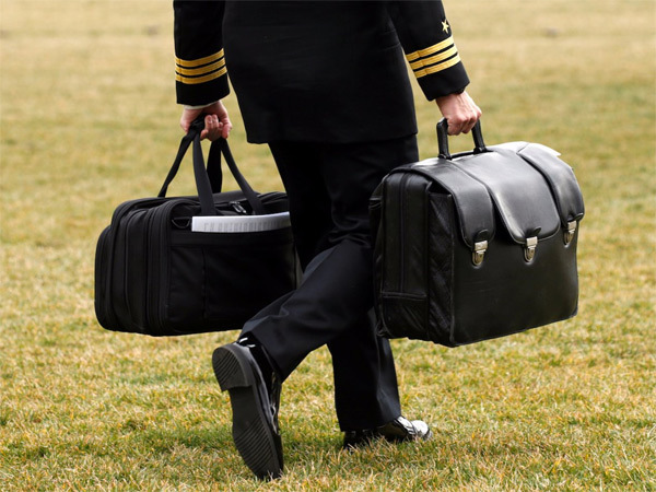 Sự thật bất ngờ về nút hạt nhân của ông Trump