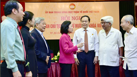 Phải tiếp thêm sức mạnh cho báo chí chống tham nhũng