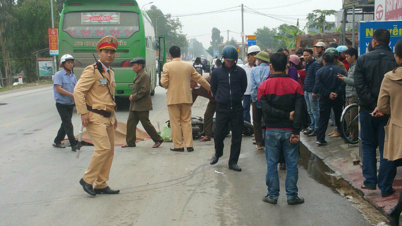 Xe khách Ôhô tông nam sinh lớp 10 tử vong trên đường đi học về