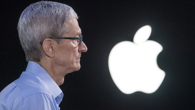 Sai lầm nghiêm trọng đầu tiên của CEO Apple Tim Cook