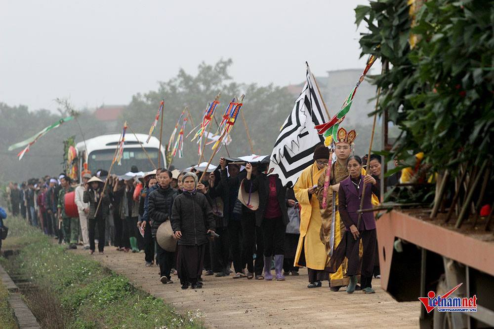 Tang lễ Chủ tịch huyện Quốc Oai tại quê nhà