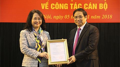Trao quyết định bổ nhiệm Bí thư Lạng Sơn cho bà Lâm Thị Phương Thanh