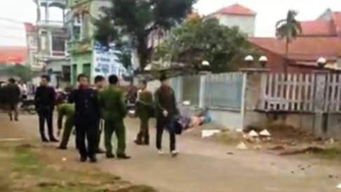 Tranh chấp đất, đâm chết con dâu hàng xóm