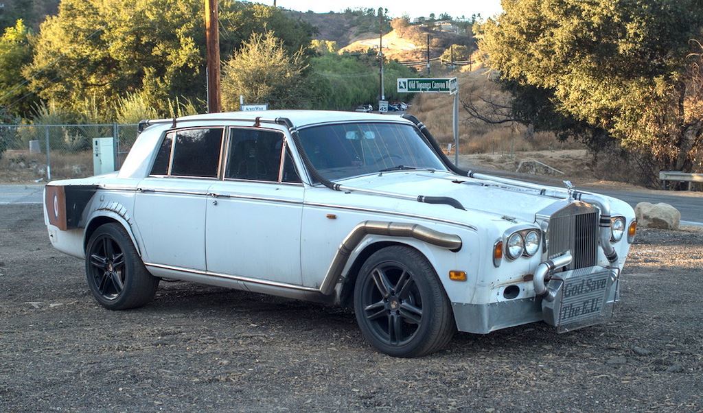 Soi xe siêu sang Rolls-Royce độ 'đồng nát' độc nhất thế giới