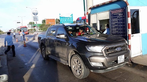 Ô tô đậu lỳ hơn 2 giờ phản đối BOT Sông Phan