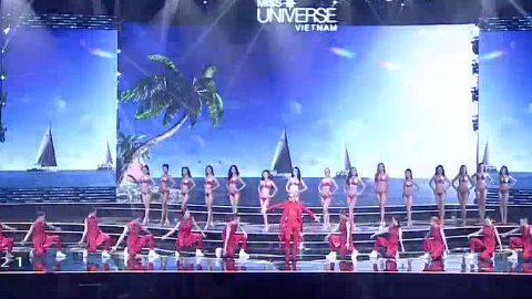 Phần trình diễn áo tắm Top 15 Hoa hậu hoàn vũ Việt Nam 2017