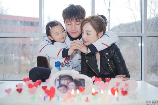 Nam diễn viên viết thư xin lỗi vợ dù bị ‘cắm sừng’