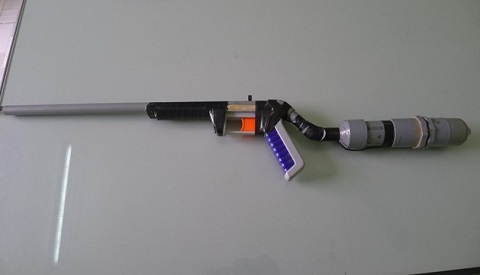 Em trai nghịch súng bắn vào đầu anh ruột