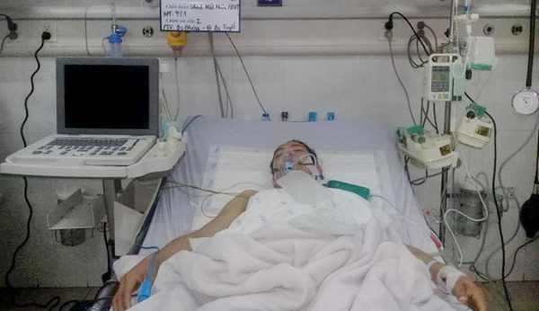 Những anh hùng cứu chàng trai bị đâm, bụng trướng đầy máu