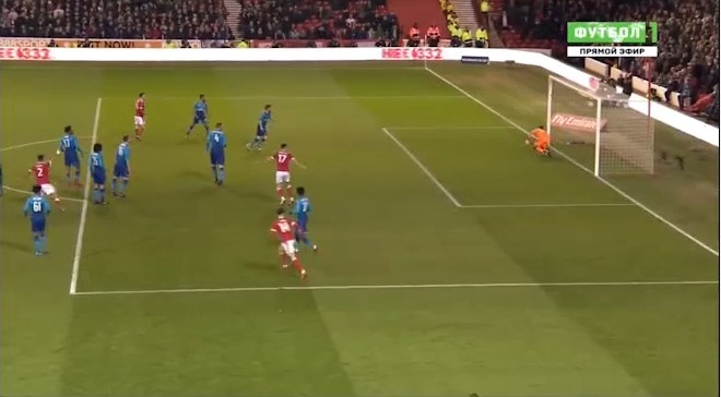Nottingham 2-1 Arsenal: Siêu phẩm vuốt bóng