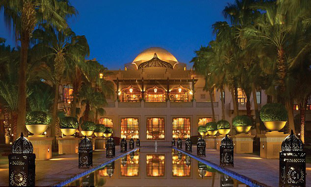 Dàn sao MU bất ngờ